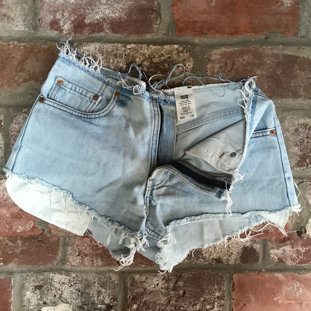 Levi low-rise retro cutoffs